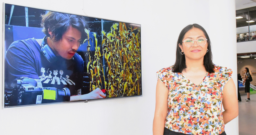 Becaria Grodman expone marionetas usadas en animación stop motion